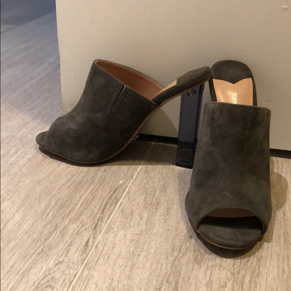 Mules - Picture 2 of 3
